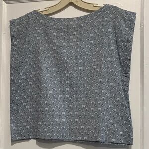 Elegant Floral Women's Blouse in Blue Laude the Label Everyday Top nwt